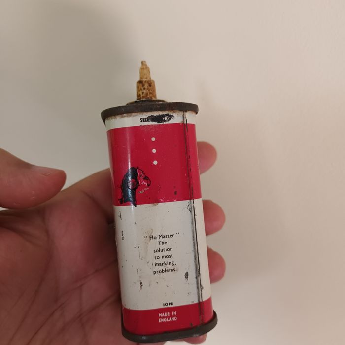 Rara lata vazia tinta para canetas