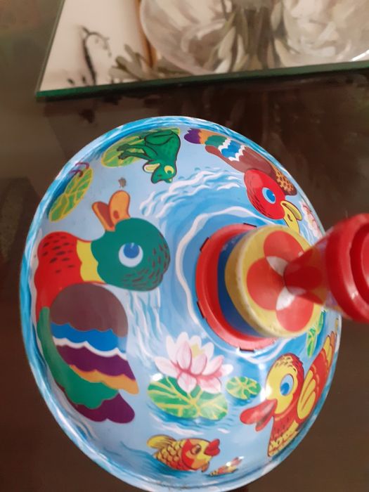 Pião. Brinquedo de coleção.