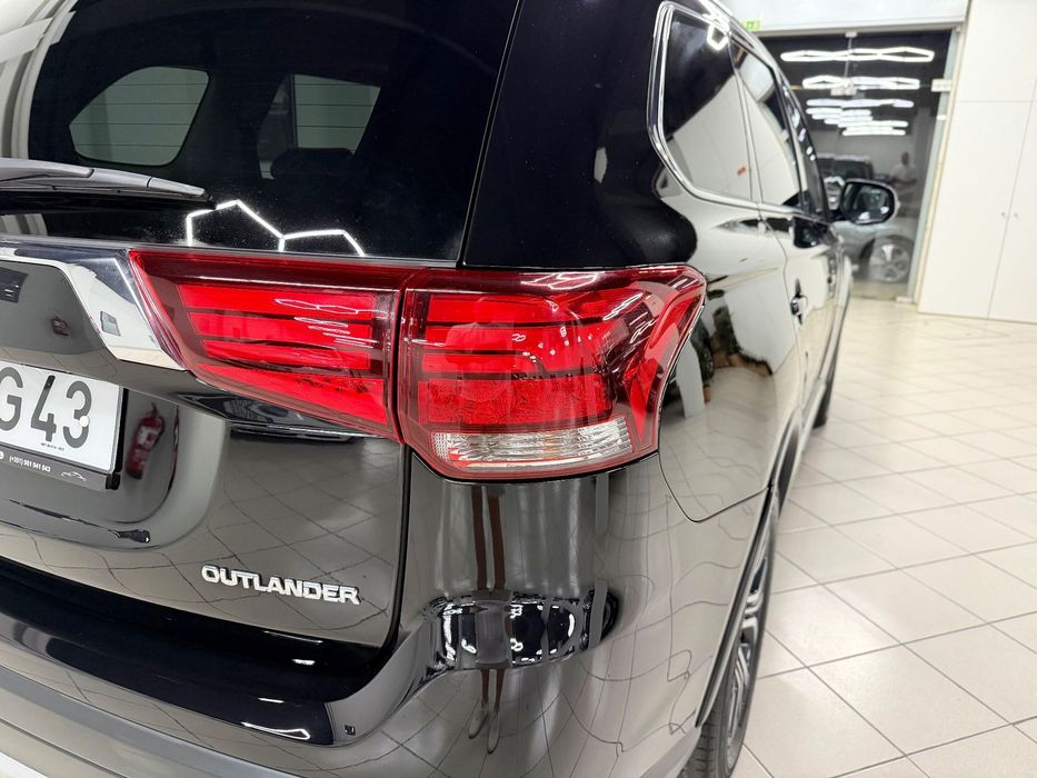 Mitsubishi Outlander 2.2 DI-D Intense Black Edition