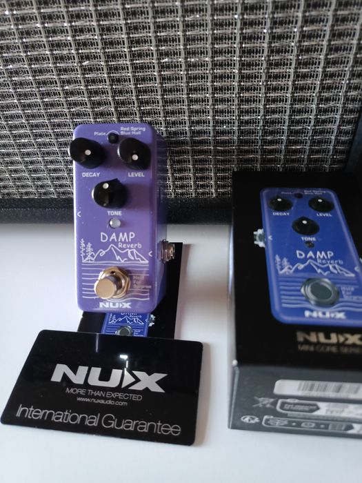 Amplificador Fender + pedal reverb