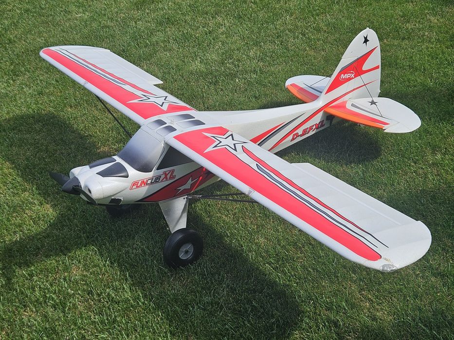 Model RC Fun Cub XL Multiplex