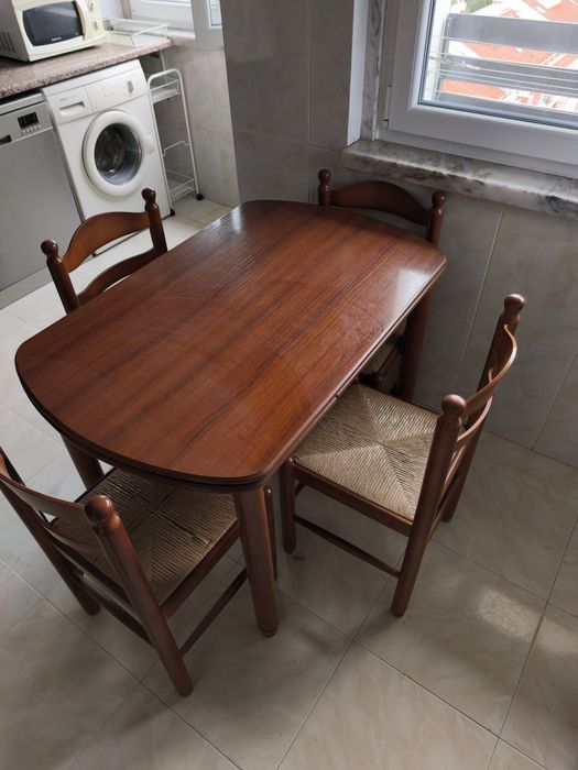 Mesa Jantar Extensível + 4 Cadeiras