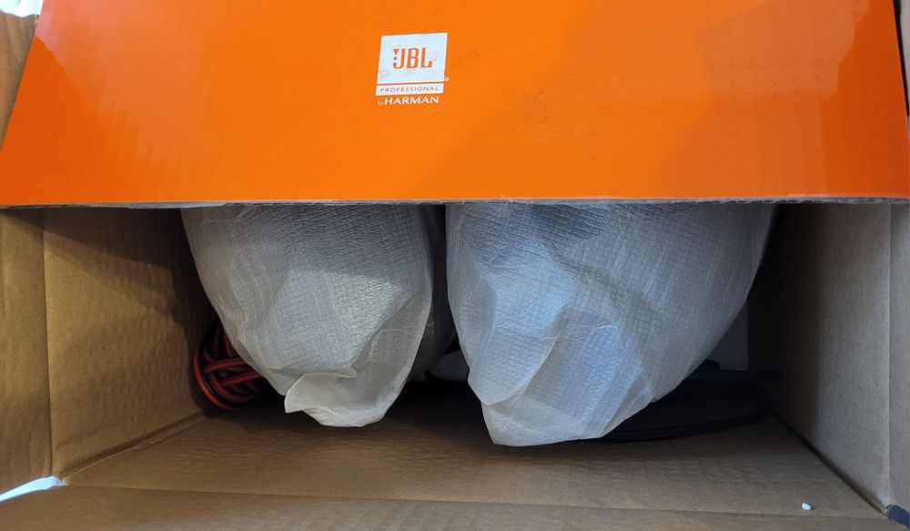 JBL 104 kolumny aktywne, monitory