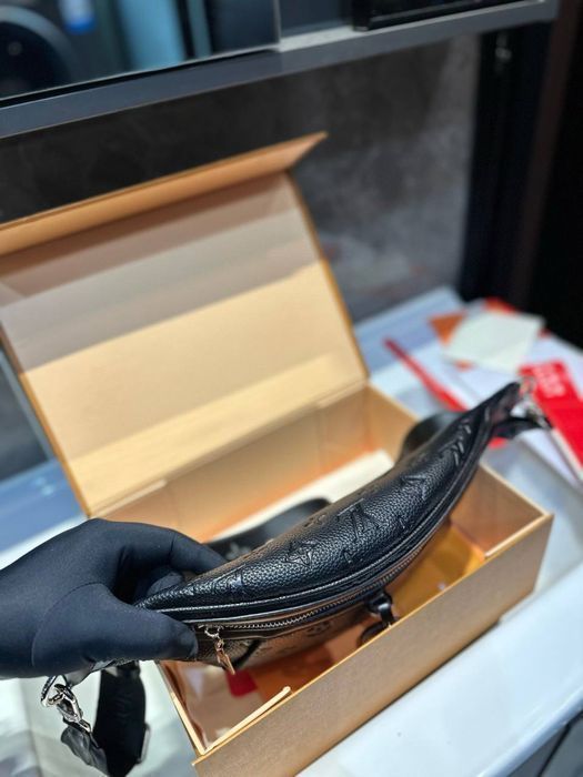 LOUIS VUITTON бананка брендовая сумка мужсая