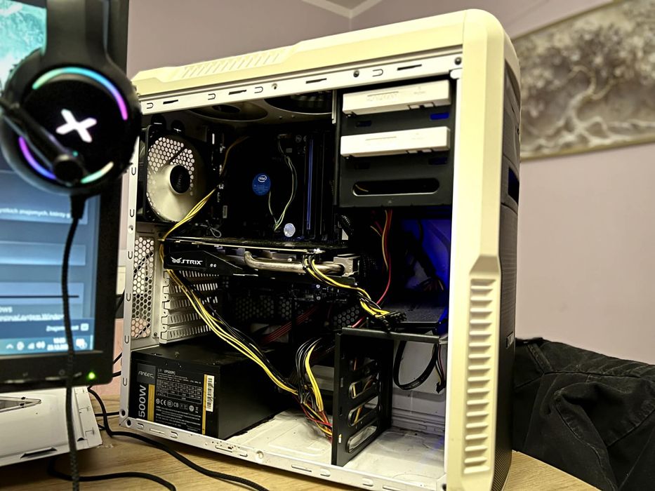 Komputer do gier pelen zestaw