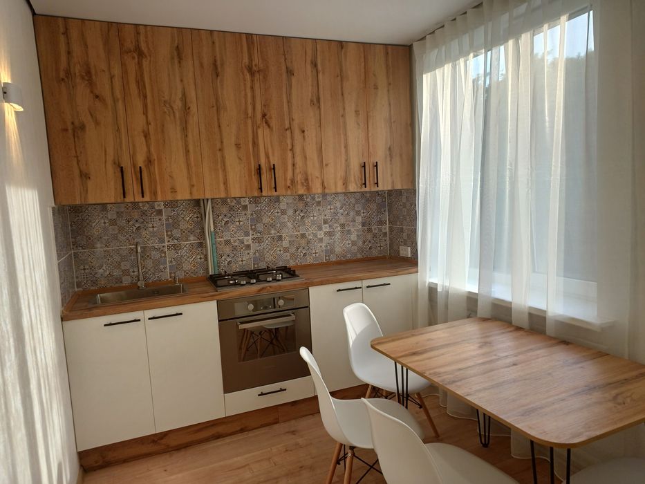Продаж 2х.кімн.кв.Центр Сталінка 37000$