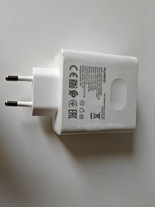 Huawei Matebook KPL-W00 z kapryśnym ładowaniem