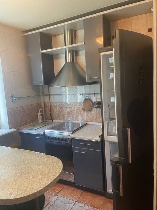 Продам трехкомнатную квартиру трьохкімнатну