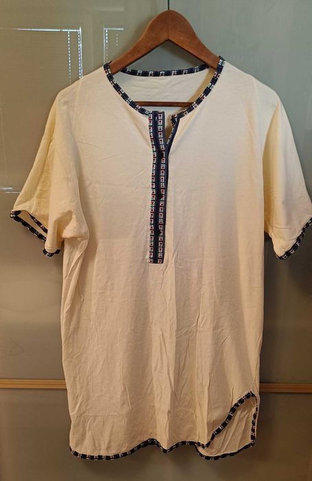 Koszula nocna, bawełniana. Z lamówką.
M / 38 / 10