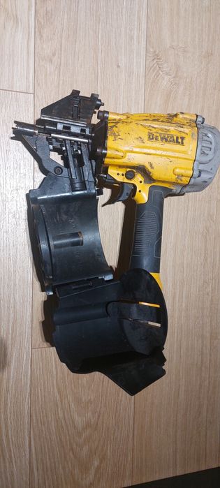 Пневмопістолет.Пістолет для цвяхів 50-83мм.Нейлер Dewalt