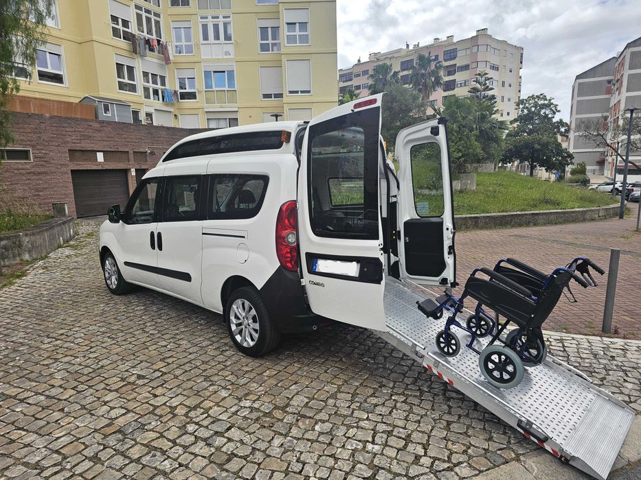 COMBO 1.6 D Com Rampa Para Cadeira Rodas / Mobilidade Reduzida
