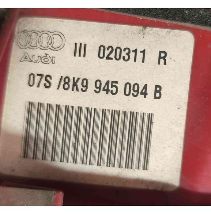 Farolim da Mala Direito 8K9945094B - AUDI A4 B8 Avant