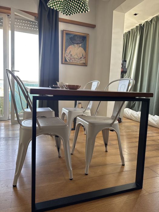 Mesa jantar com pes em metal