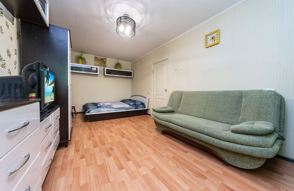 2к. Посуточно своя, метро Левобережная, МВЦ