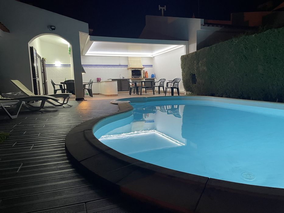 Vivenda V4 c/piscina a 150m da praia de Altura