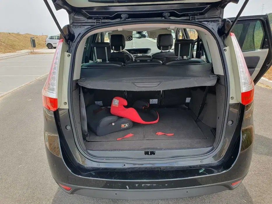 Grand Scénic 7L Bose 1.6 dCi 130cv | Muito Estimado | Familiar