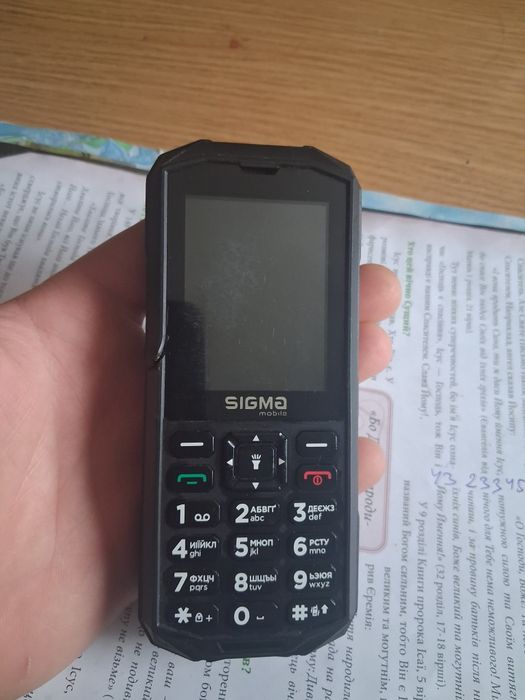 Продам мобильный телефон в хорошем состоянии недорого.