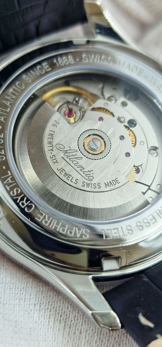 Atlantic Worldmaster Pointer Date Automatic - Swiss Made - 40 mm