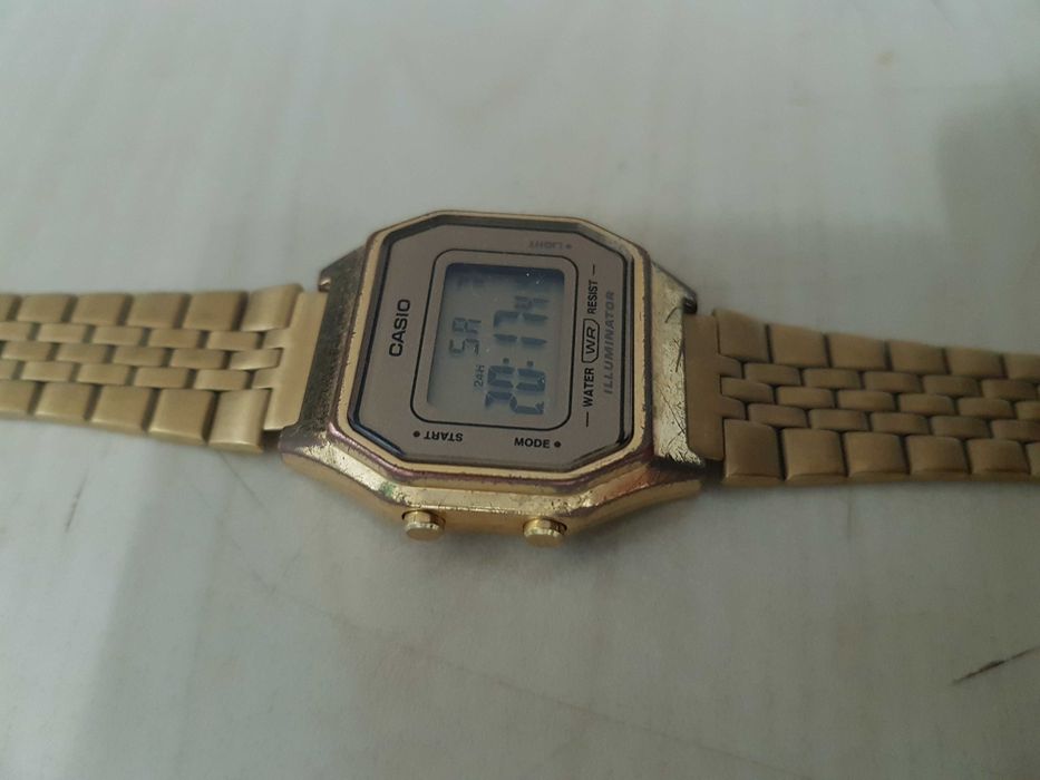 Zegarek nareczny Casio LA680WE ILLUMINATOR 3284 maly damski meski unisex modul 3284 zgrabny podswietlenie kolor zloty