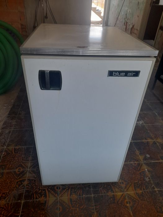 Congelador vertical de prateleiras