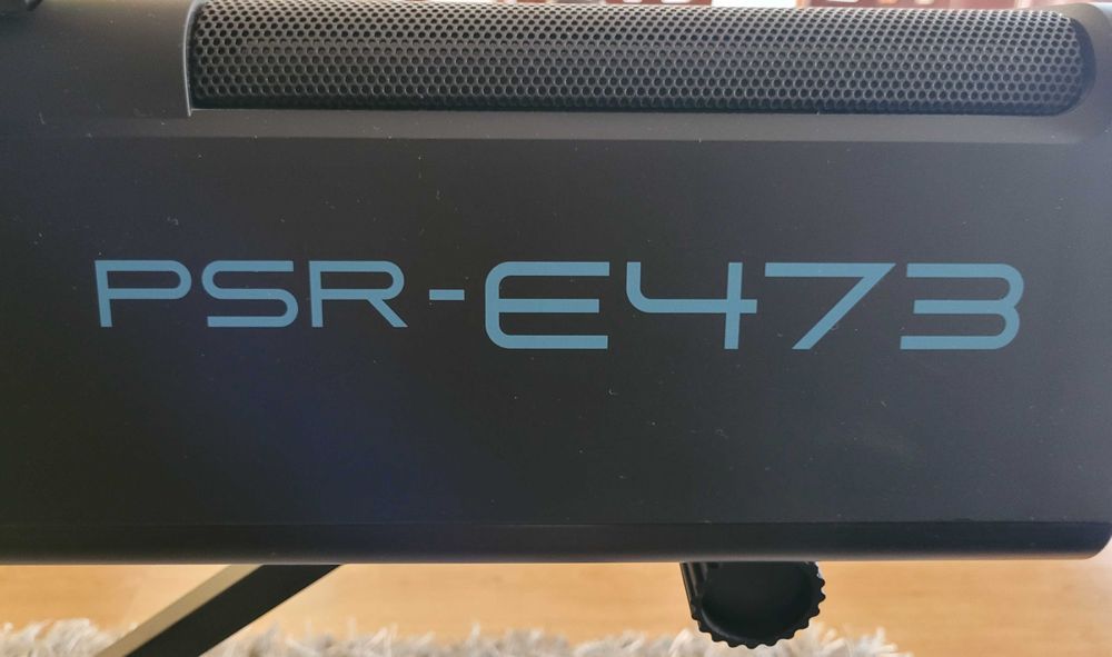 Teclado Yamaha PSR-E473 + Suporte X + Pedal Sustain (Novo na caixa)