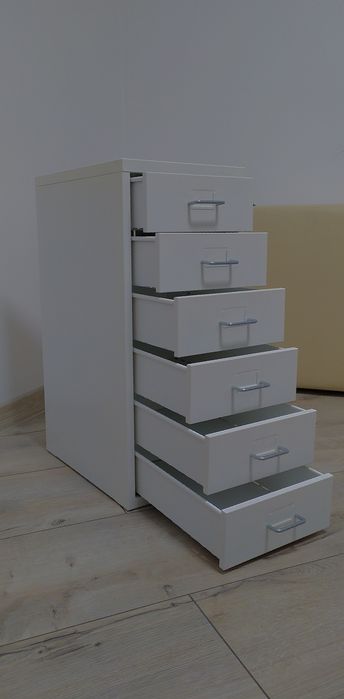 меблі для майстра манікюру/ бровіста/ масажиста/ Ukrestet/ IKEA HELMER