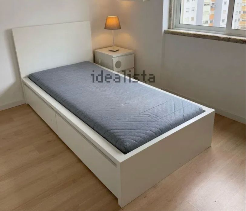 Cama MALM IKEA branca com gavetoes
