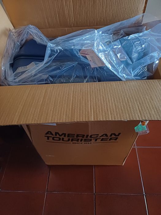 Mala de viagem Nova em Caixa