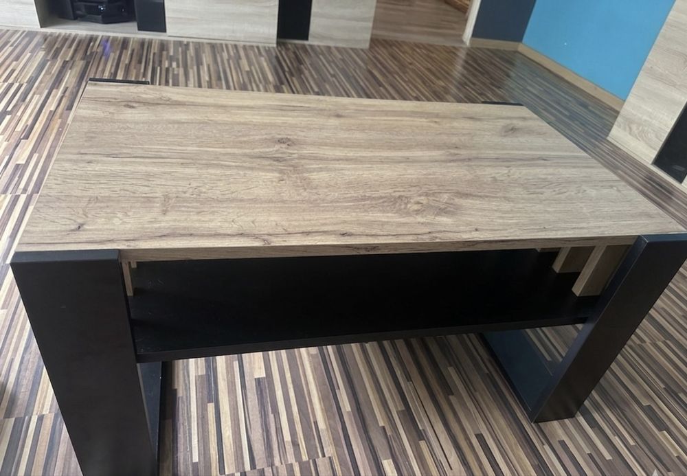 Stolik kawowy z lamelami