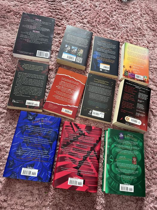 Vários livros em inglês