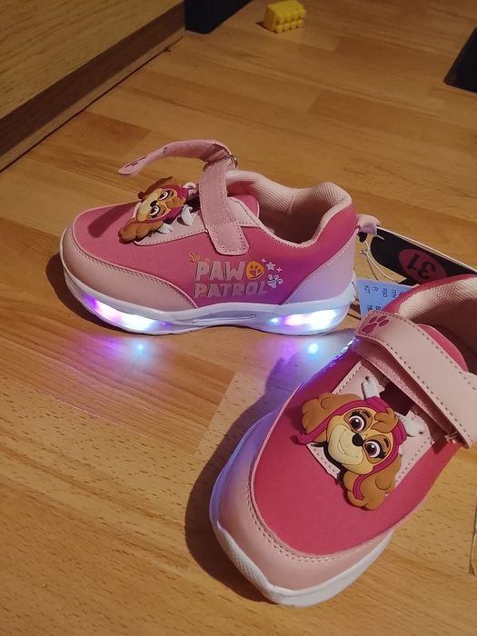 Świecące buty nowe r 31