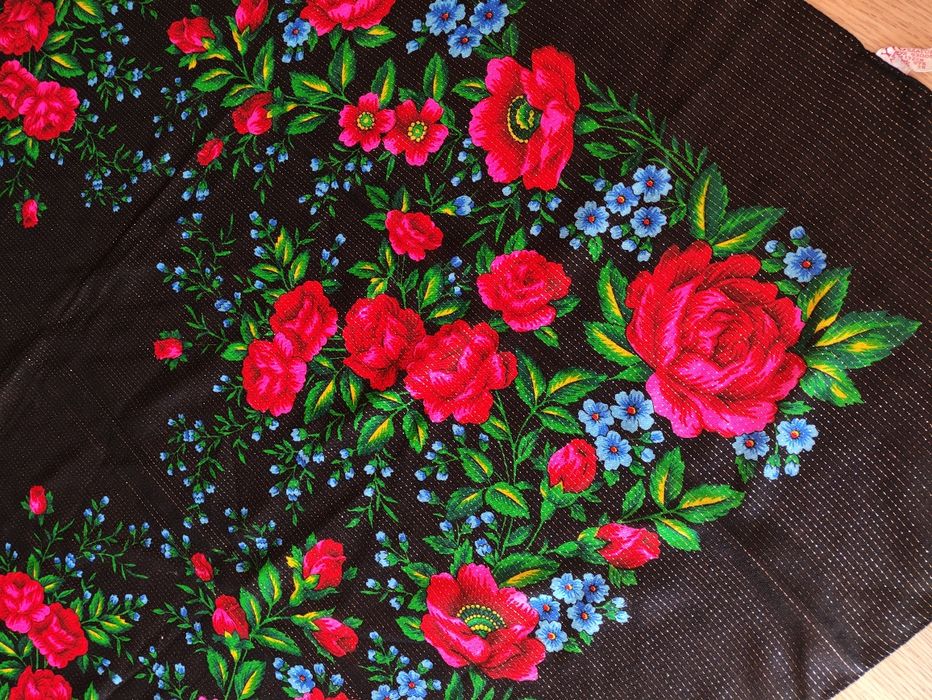 Хустка 125*125, Нова. Шерсть. Люрекс.