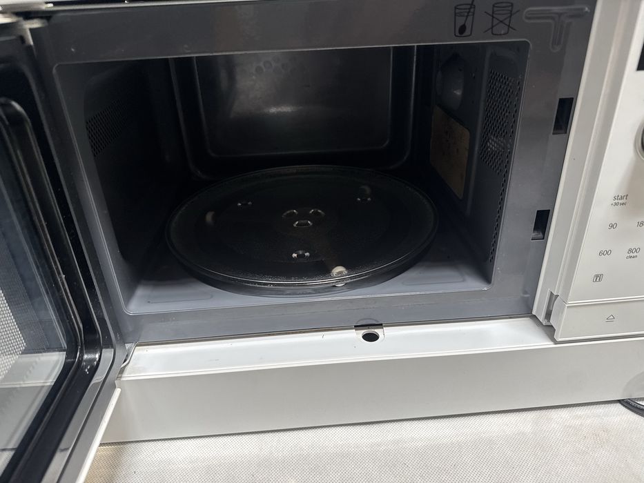 Kuchenka mikrofalowa Bosch BFL523MW3 Biala