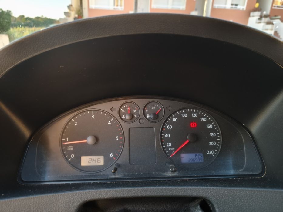 VW Transporter T5 Campervan 2.5 TDI – Legalizada e pronta a viajar!