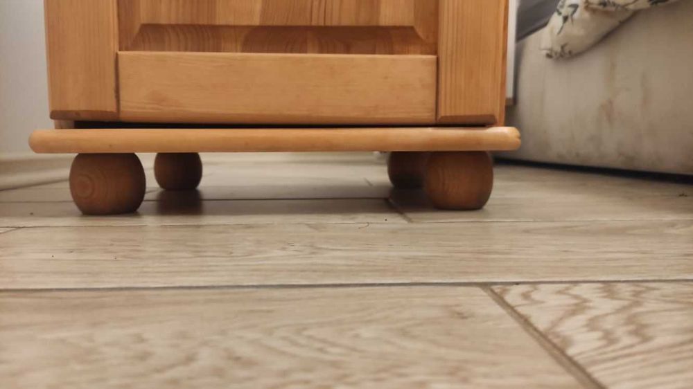 Szafka nocna drewniana