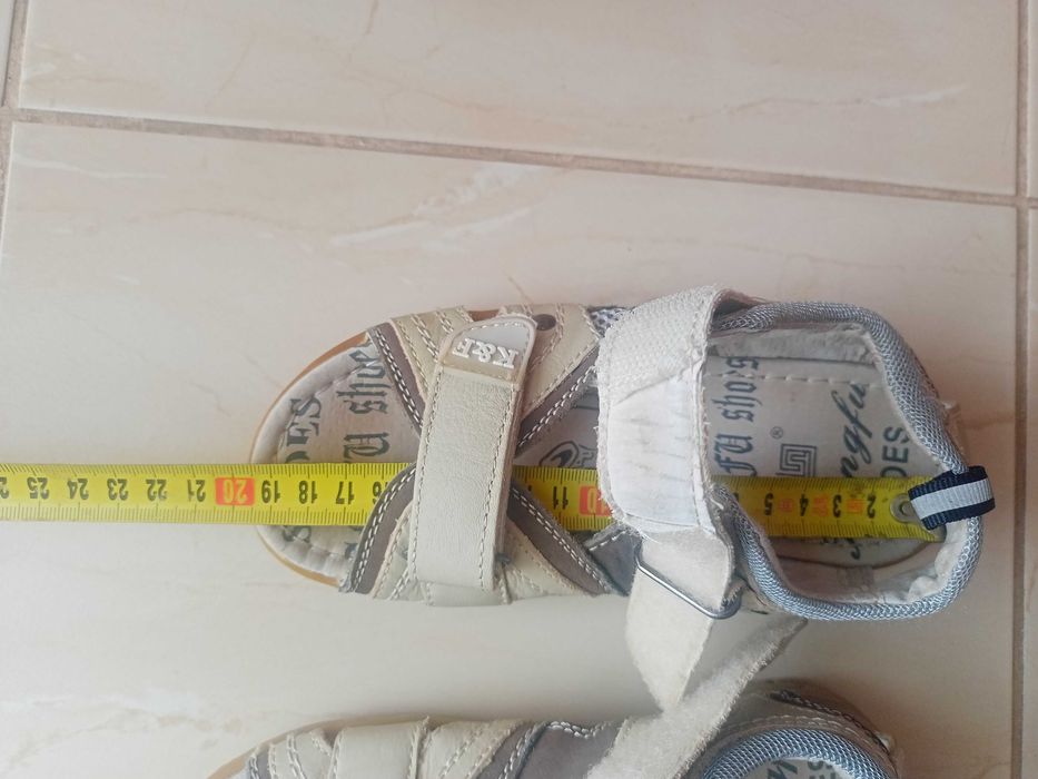 Сандалі шкіряні 32