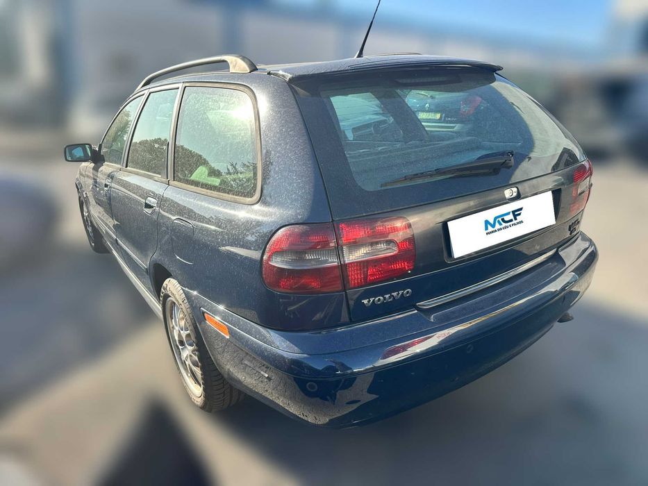 VOLVO V40 Carrinha (VW, 645) 1.9 DI Diesel 115 cv  85 kW 2000 - 2004 D 4192 T3 para peças