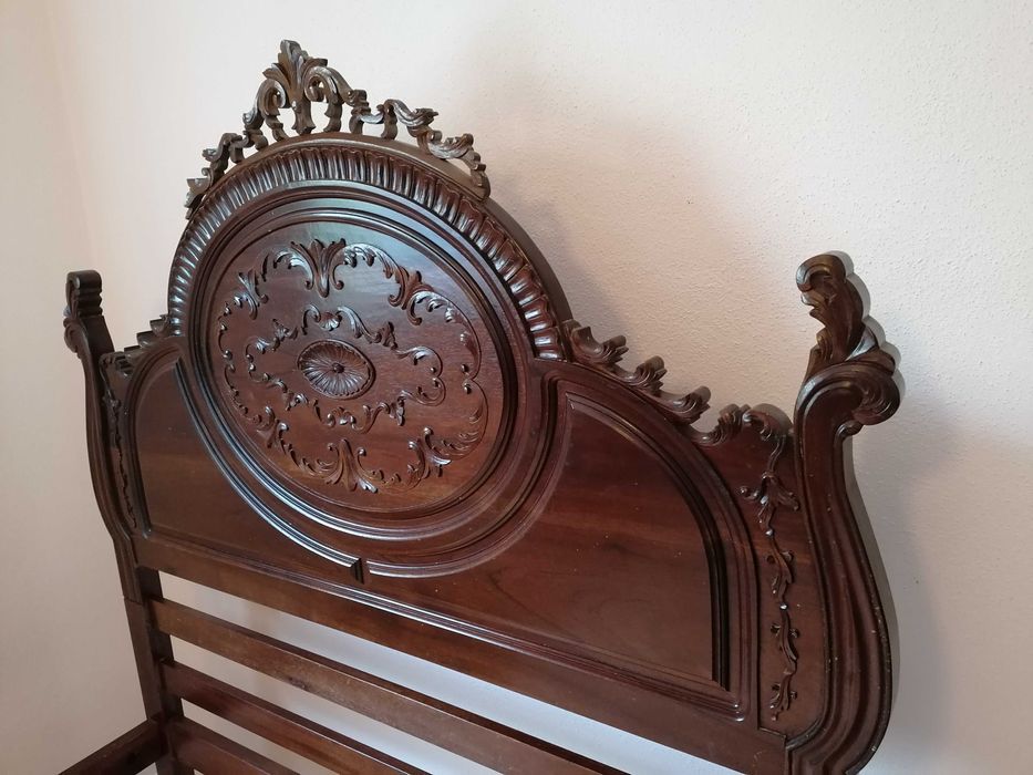 Conjunto cama madeira maciça carvalho 133x183, 2 mesas cabeceira