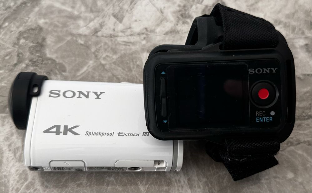 Sony FDR-X1000V ………
