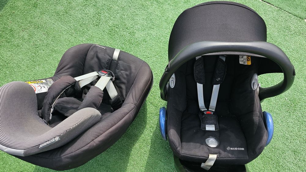 Sprzedam 2 foteliki z bazą Maxi Cosi