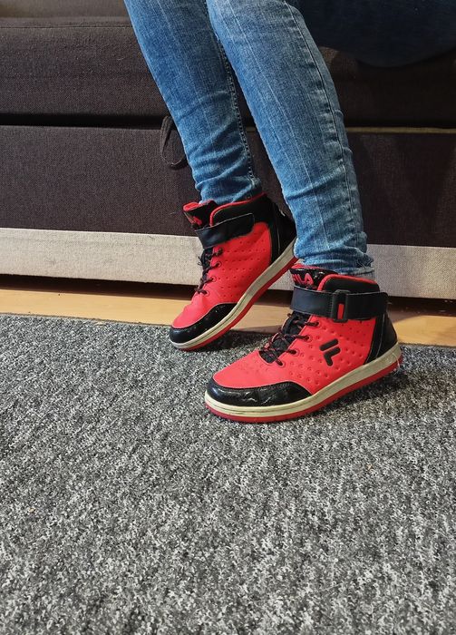 Buty Fila jesienne adidasy za kostkę czerwono czarne sportowe 36/7