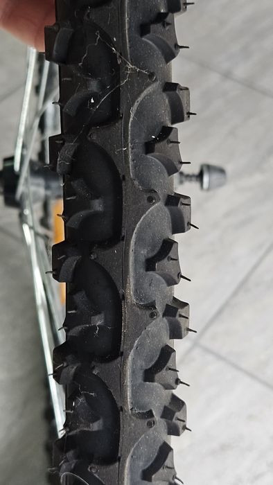 Koło rowerowe 26  nowa opona