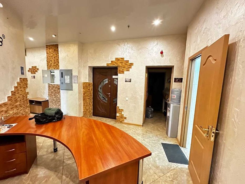 Без %! Аренда офиса в БЦ Харьковское шоссе м.Бориспольская (150 кв.м.)