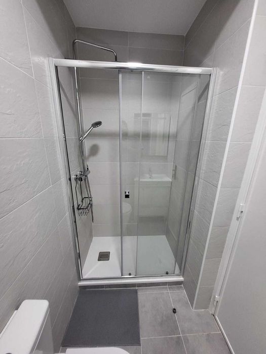 Apartamento Remodelada no Centro de Almada, 4 Quartos, Estudantes/Professores