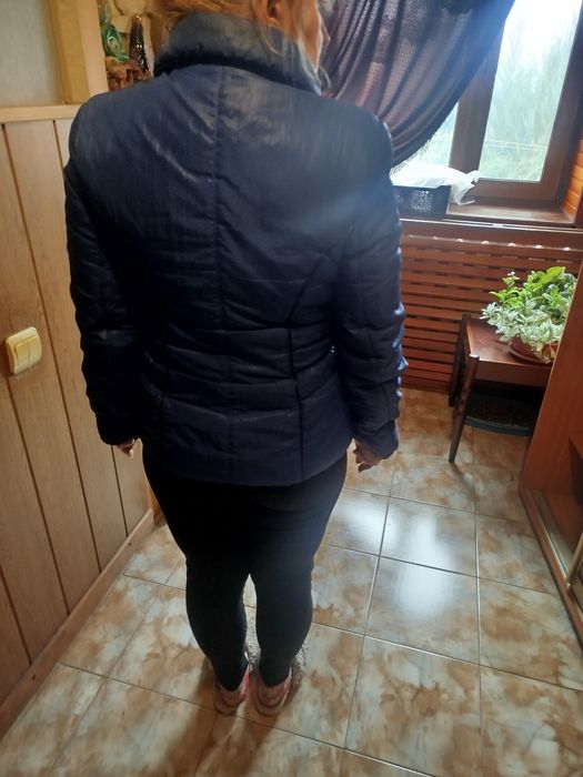 Продам женскую куртку р46