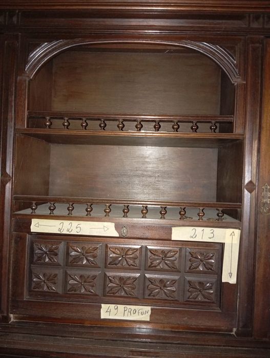 Móvel de sala sete portas quatro gavetas