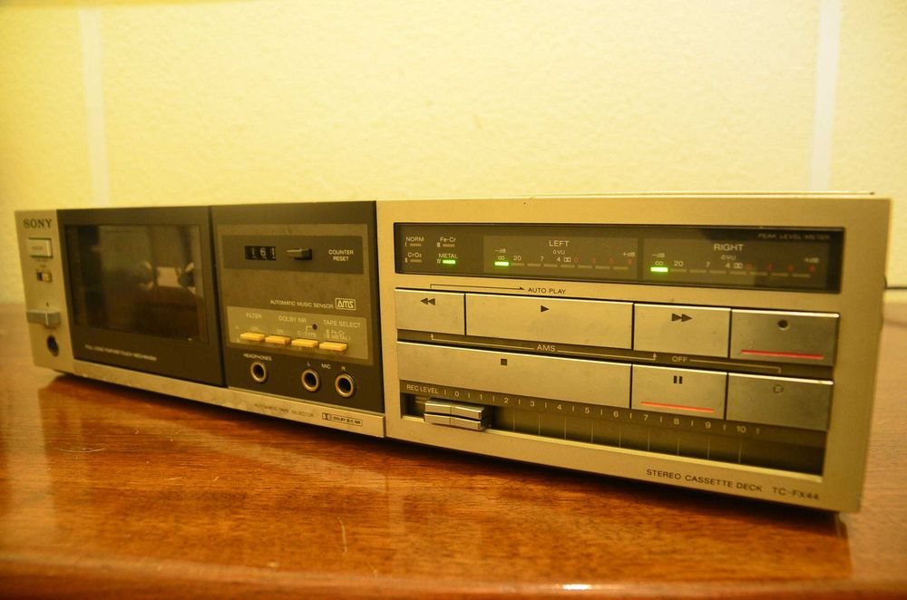 Gravador de cassetes Sony TC-FX44