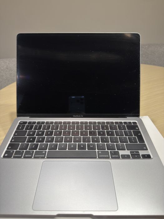 MacBookAir (13-calowy, 2020 rok)