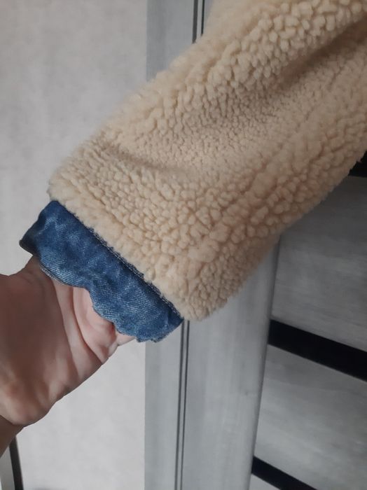 Джинсова куртка.