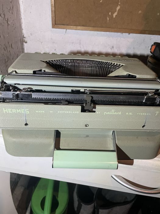 Maszyna do pisania hermes baby